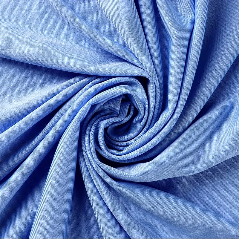 Cotton-like polyester fabric combining performance with natural feel